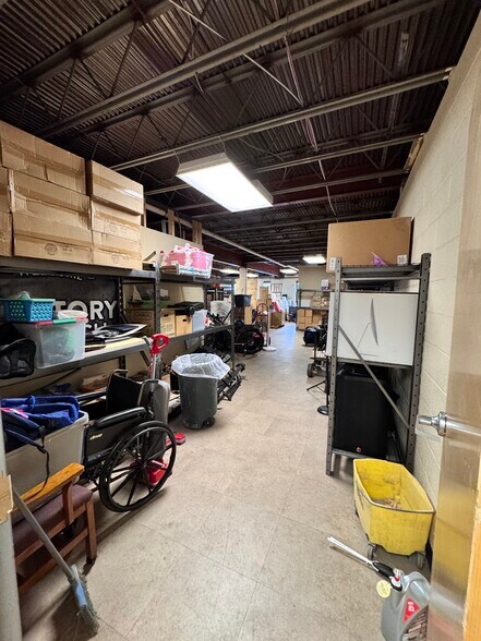 More Photos Of 10 Russell Rd, Albany Office For Sale