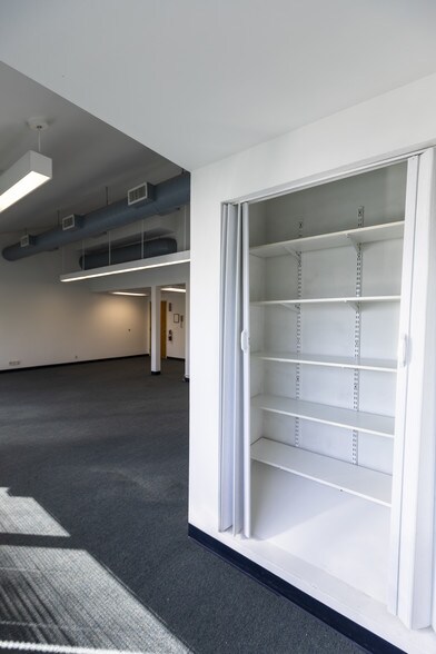 More Photos Of 711 E Wardlow Rd, Long Beach Office For Lease