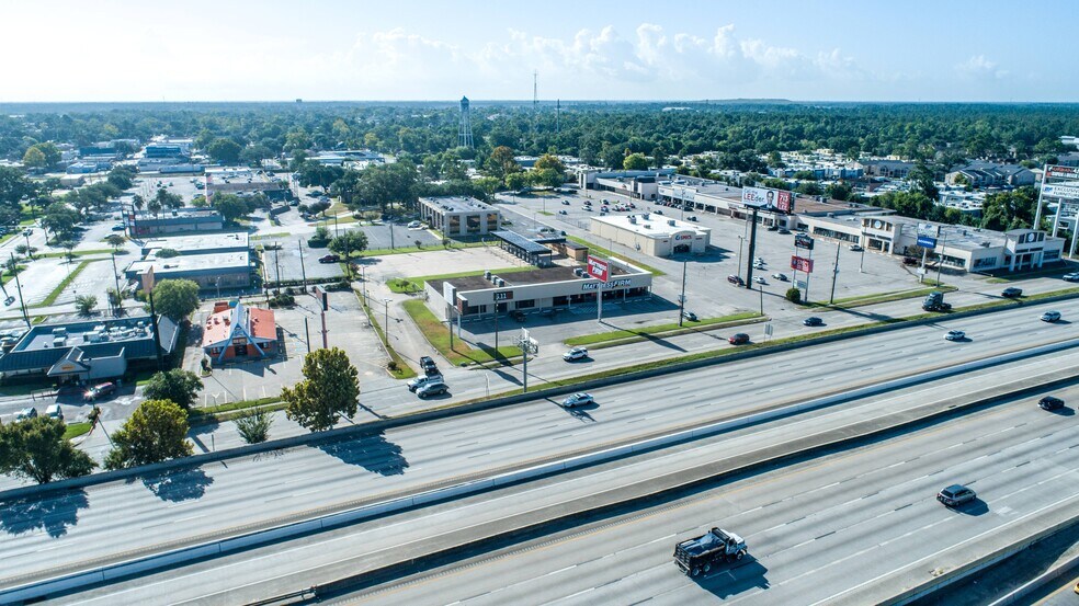 More Photos Of 123 W Main St, Humble Storefront For Sale