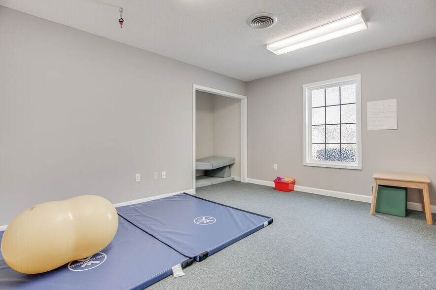 More Photos Of 217-219 Station St, Jacksonville Medical For Sale