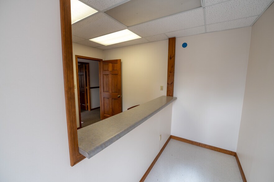 More Photos Of 447 N Old State Road 2, Valparaiso Warehouse For Lease