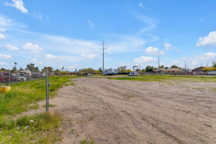 More Photos Of 8027 S Avenida del Yaqui, Guadalupe Office For Sale