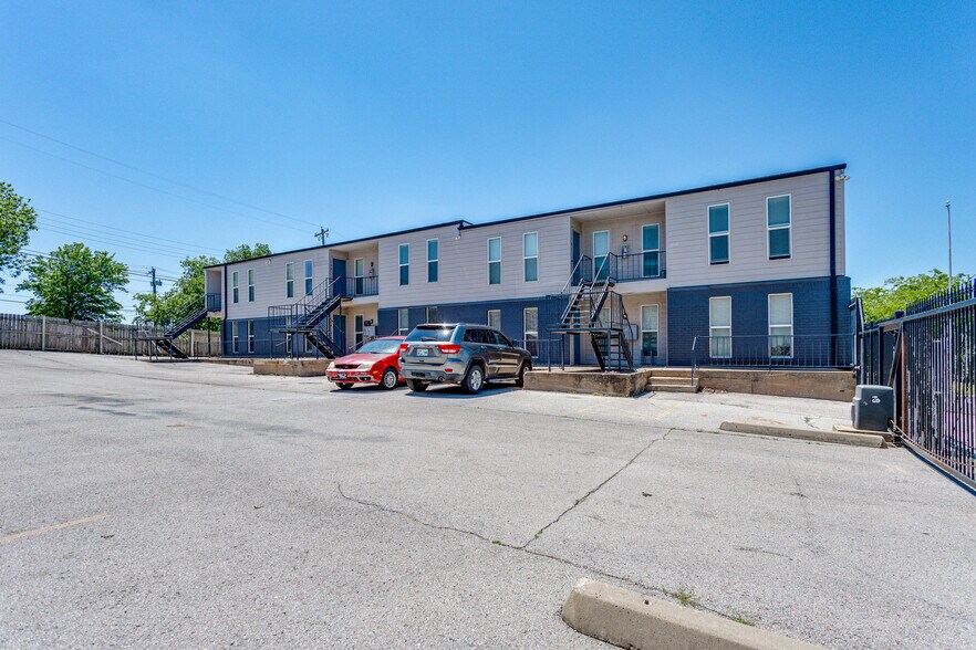 More Photos Of NW 10th St & N Classen Blvd, Oklahoma City Apartments For Sale