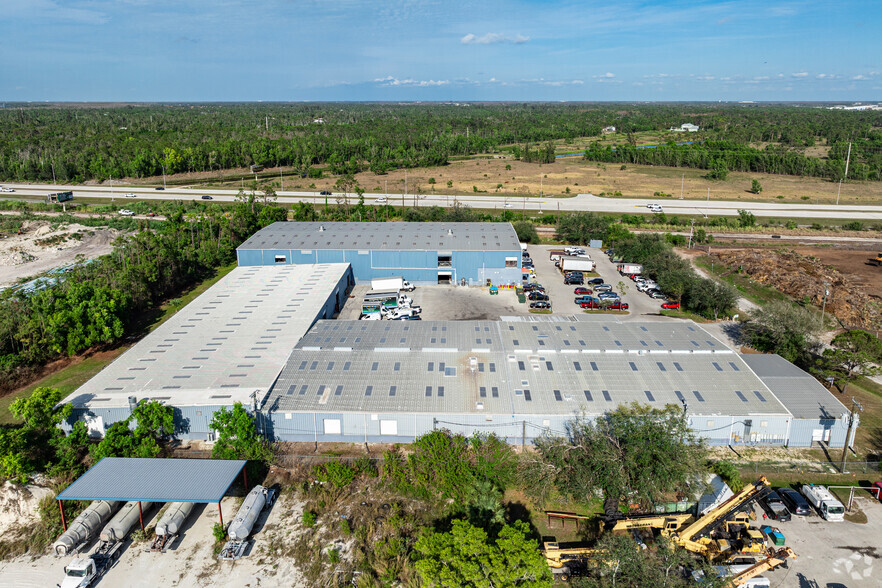 More Photos Of 6295 Thomas Rd, Fort Myers Warehouse For Lease