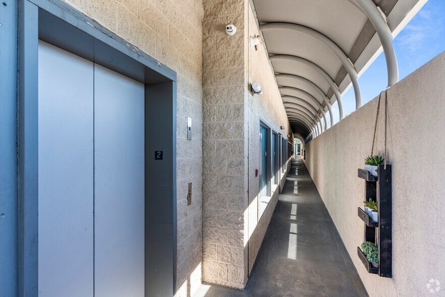 More Photos Of 1575 N Lake Ave, Pasadena Medical For Lease