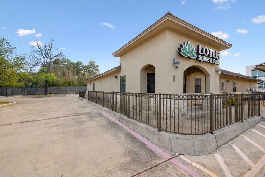More Photos Of 2128 Babcock Rd, San Antonio Medical For Sale
