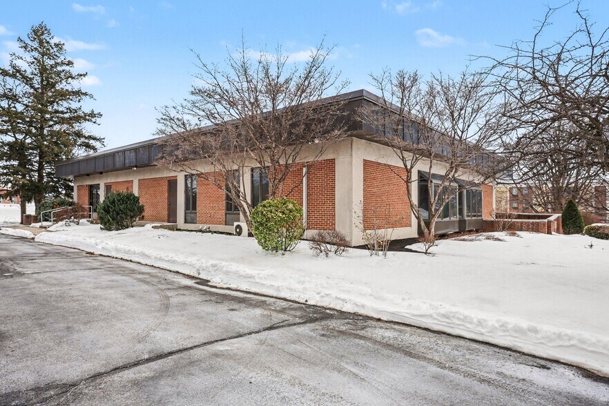 More Photos Of 400 Nationwide Dr, Harrisburg Medical For Sale