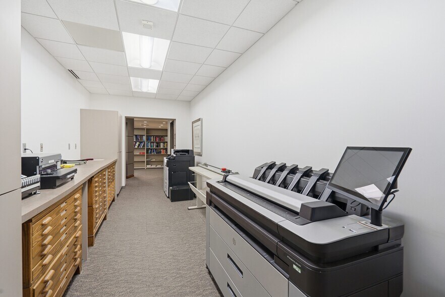 More Photos Of 8710 Earhart Ln Sw, Cedar Rapids Office For Sale