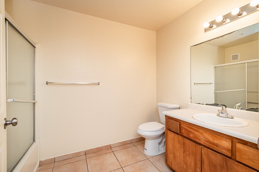 More Photos Of 1230 Melton Dr, Yuba City Apartments For Sale