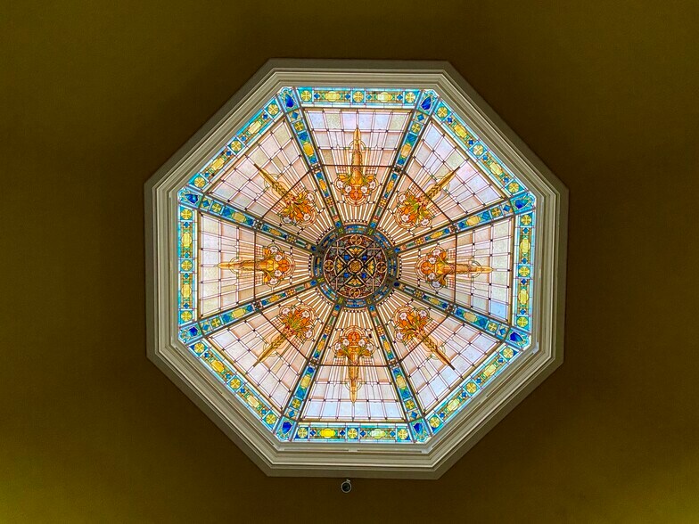 More Photos Of 212 N College Ave, Clarksville Religious Facility For Sale