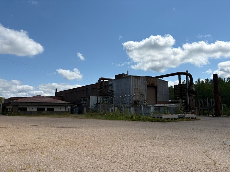 More Photos Of 555 W 25th St, Hibbing Manufacturing For Sale