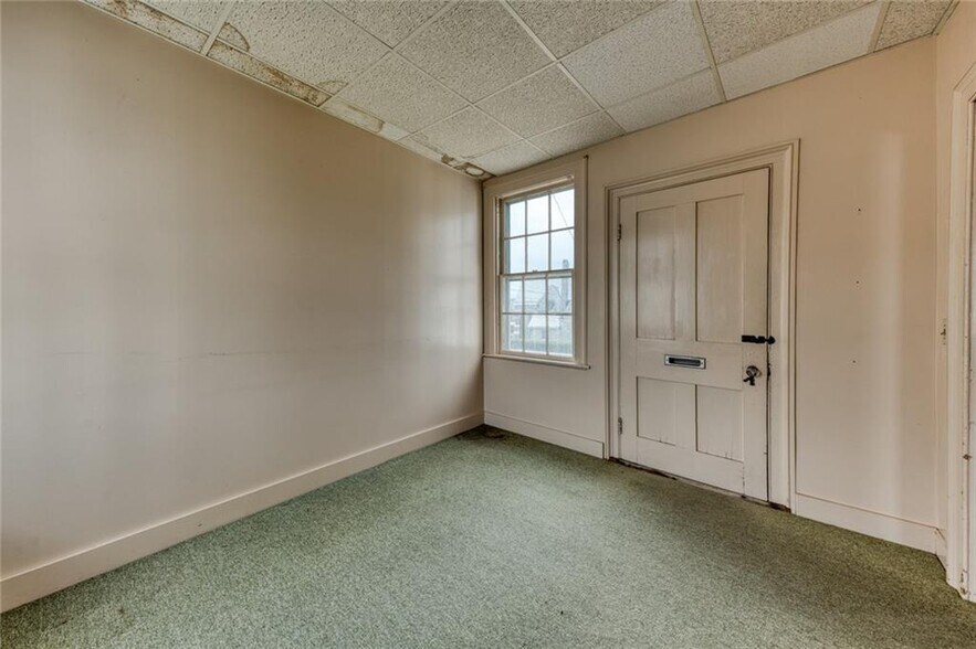 More Photos Of 2 Elm St, Westerly Office For Sale