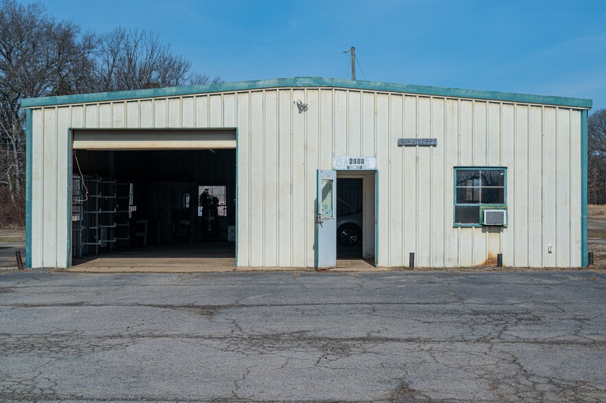 More Photos Of 2100 W Main St, Clarksville Industrial For Sale