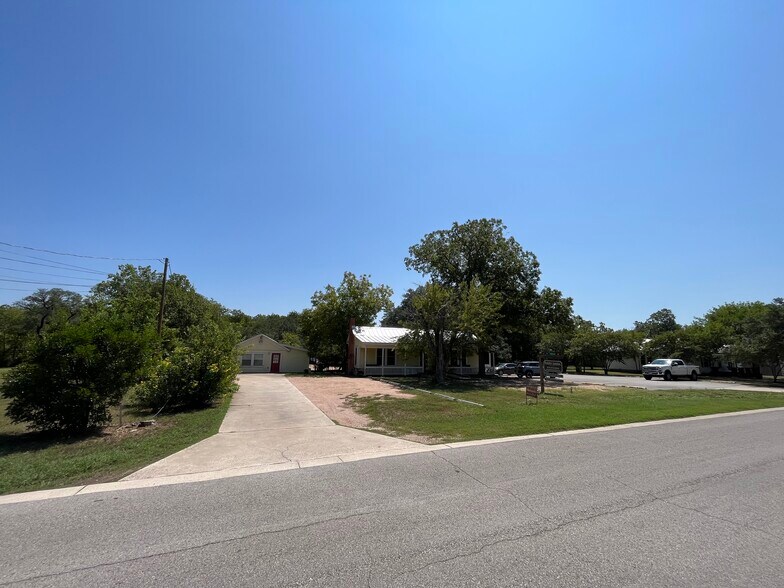 More Photos Of 211 Railroad St, Buda Medical For Sale