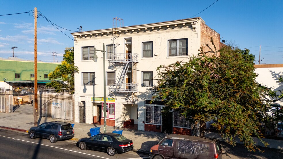 More Photos Of 2124-2126 Main St, Los Angeles Apartments For Sale