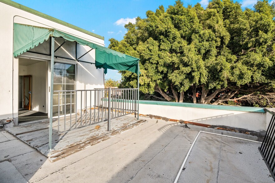 More Photos Of 2728-2740 S La Cienega Blvd, Los Angeles Loft Creative Space For Lease