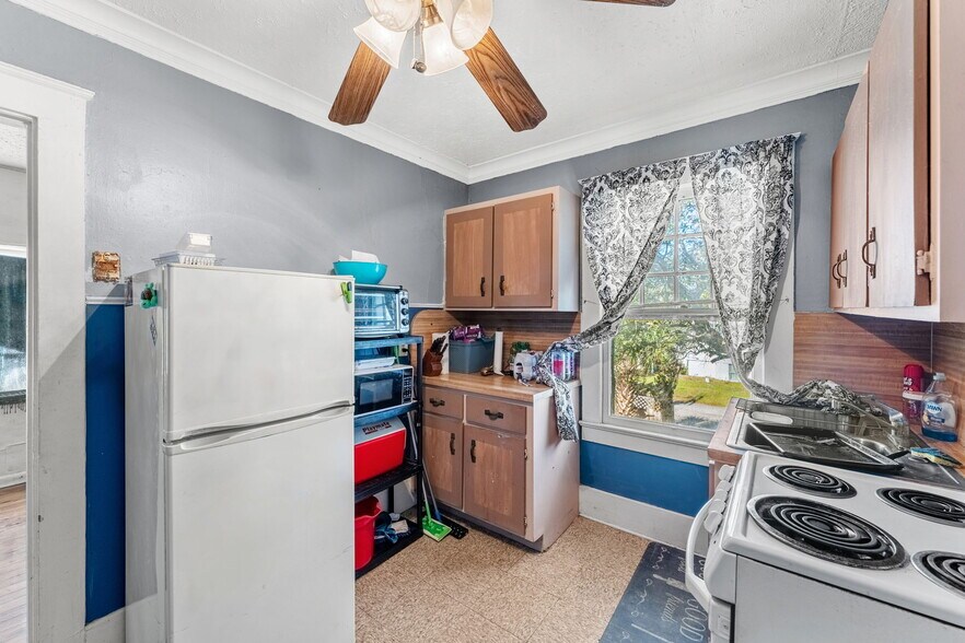 More Photos Of 2716 Riverview Dr, Melbourne Apartments For Sale