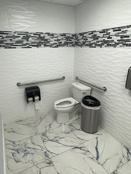 More Photos Of 493 Highway 436, Casselberry Office For Lease