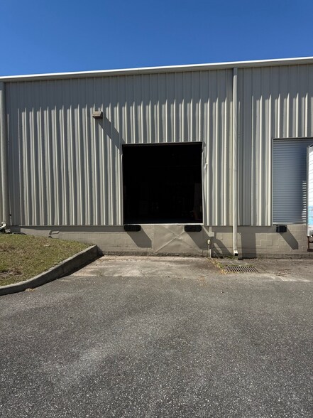 More Photos Of 900 Armstrong Blvd, Kissimmee Warehouse For Lease