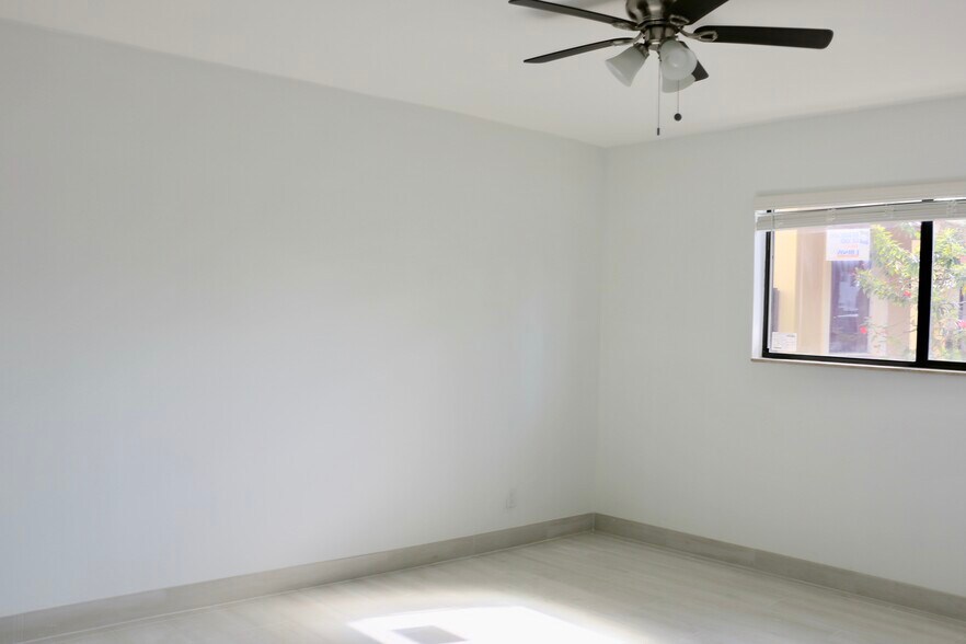 More Photos Of 2638 Lake Dr, Riviera Beach Apartments For Sale