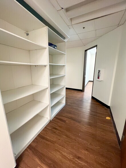 More Photos Of 9150 W Indian School Rd, Phoenix Medical For Sale