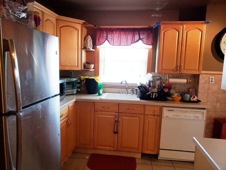 More Photos Of 69 Starbuck St, Staten Island Apartments For Sale