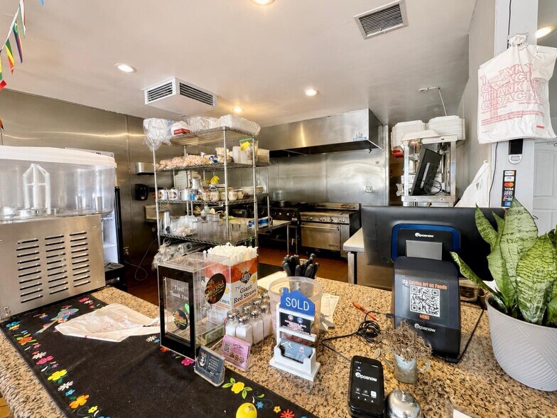 More Photos Of 5666 Etiwanda Ave, Jurupa Valley Storefront For Sale