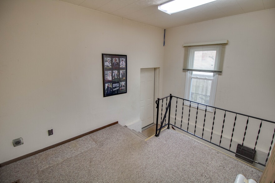 More Photos Of 344 St Louis ave, East Alton Office For Sale