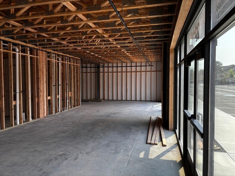 More Photos Of 2200 E Chisholm Dr, Nampa Showroom For Lease