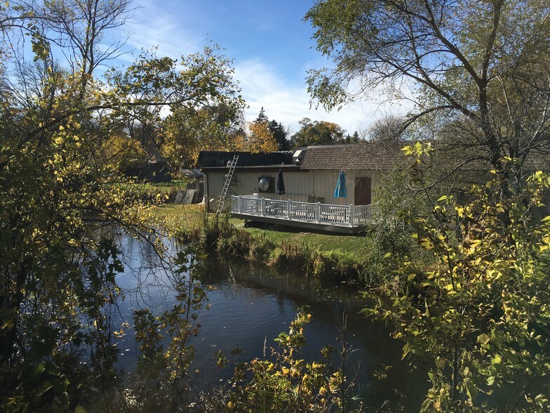 More Photos Of 89 E Grand Ave, Fox Lake Restaurant For Sale