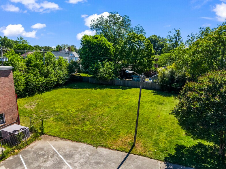 More Photos Of 126 N Elizabeth Ln, Rock Hill Flex For Sale