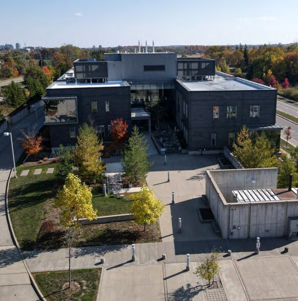 More Photos Of 560 Westmount Rd N, Waterloo Office For Sale