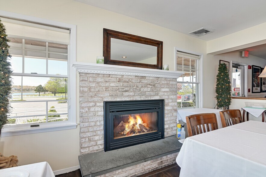 More Photos Of 56-58 S Bay Ave, Eastport Restaurant For Sale