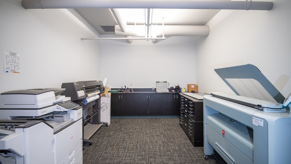 More Photos Of 3416 Lakeridge Pl NW, Rochester Office For Lease