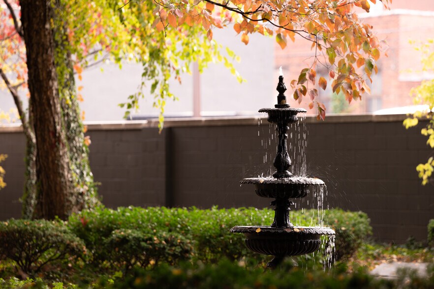 More Photos Of 600 E Main St, Louisville Apartments For Sale