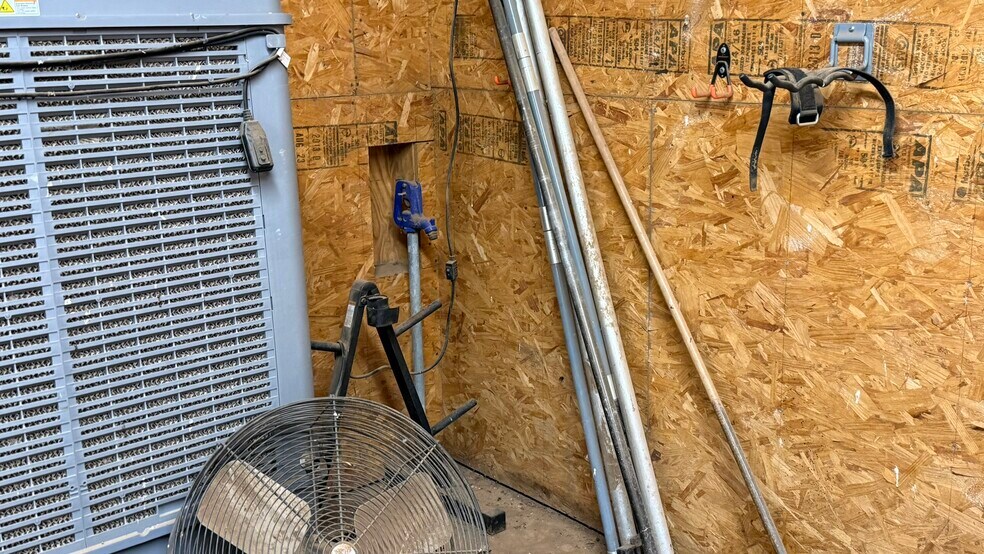 More Photos Of 9506 F M 835, Slaton Sports And Entertainment For Sale