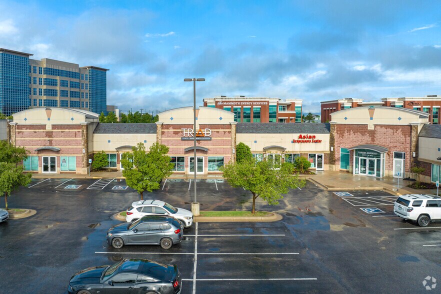 More Photos Of 14201 N May Ave, Oklahoma City Storefront For Lease
