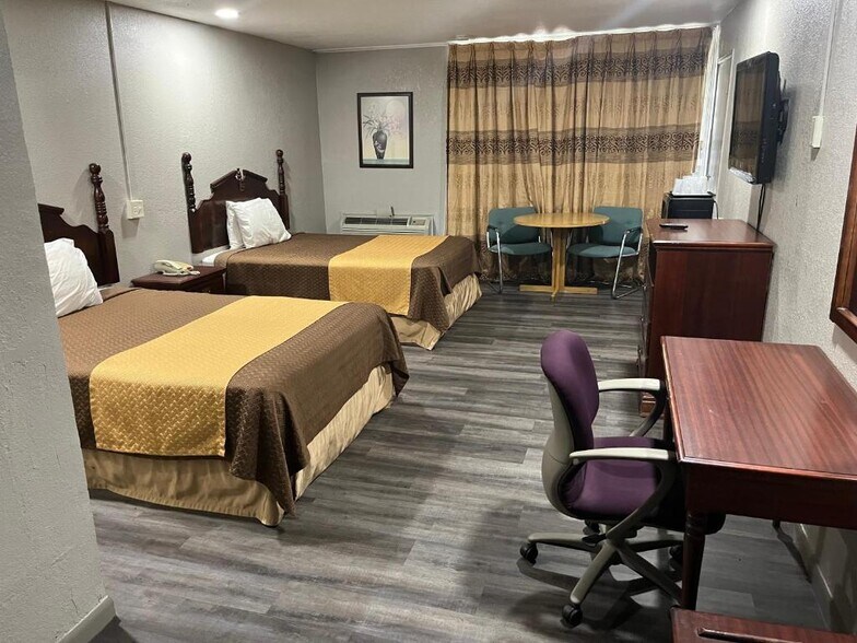 More Photos Of 9603 N Interstate 35, San Antonio Hotel For Sale