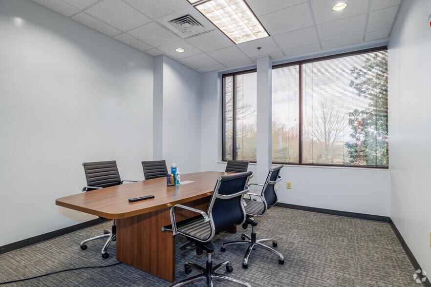 More Photos Of 2095 Lakeside Centre Way, Knoxville Office For Lease