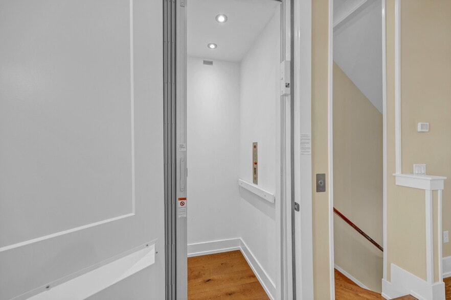 More Photos Of 162 Dugger Ln, Wilmington Apartments For Sale