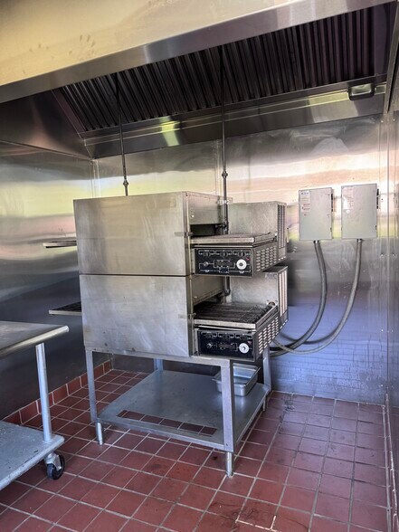 More Photos Of 257 N Water St, Kent Storefront Retail Residential For Sale