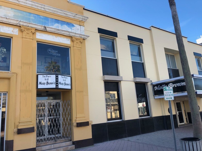 More Photos Of 546 Seabreeze Blvd, Daytona Beach Bar For Lease