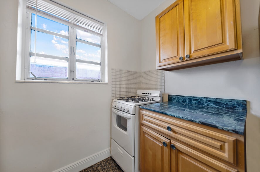 More Photos Of 931 SW 3rd St, Miami Apartments For Sale