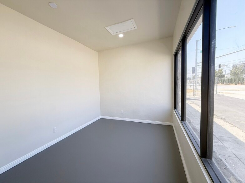 More Photos Of 1630 Potrero Grande Dr, Rosemead Freestanding For Lease