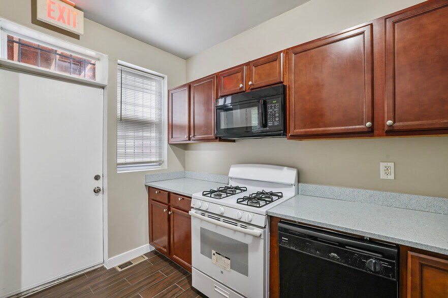More Photos Of 302 V St NE, Washington Multifamily For Sale