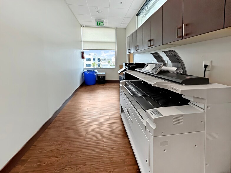 More Photos Of 19210 S Vermont Ave, Gardena Loft Creative Space For Sale