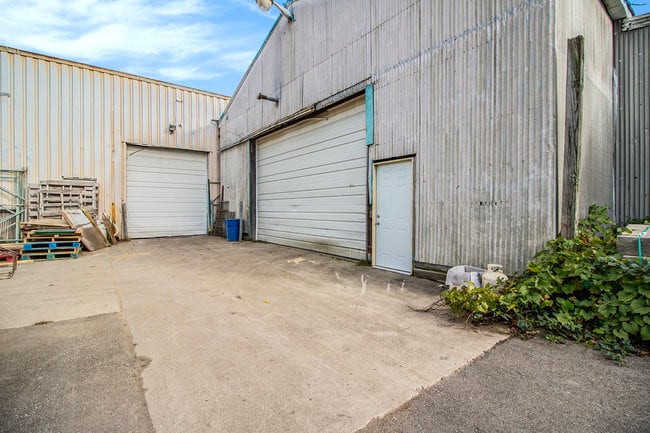 More Photos Of 1109 Decker Rd, Walled Lake Warehouse For Lease