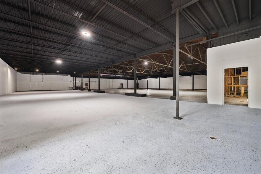 More Photos Of 969 Dixie Hwy, Rossford General Retail For Sale