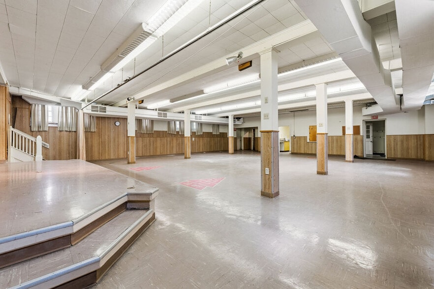 More Photos Of 366 E Tulane Rd, Columbus Religious Facility For Sale