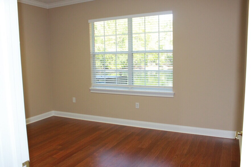 More Photos Of 6817 Southpoint Pky, Jacksonville Office For Sale